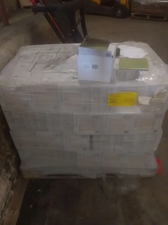 PALLET OF JOHNSON GLAZED KIWI PRISMATIC WALL TILES 