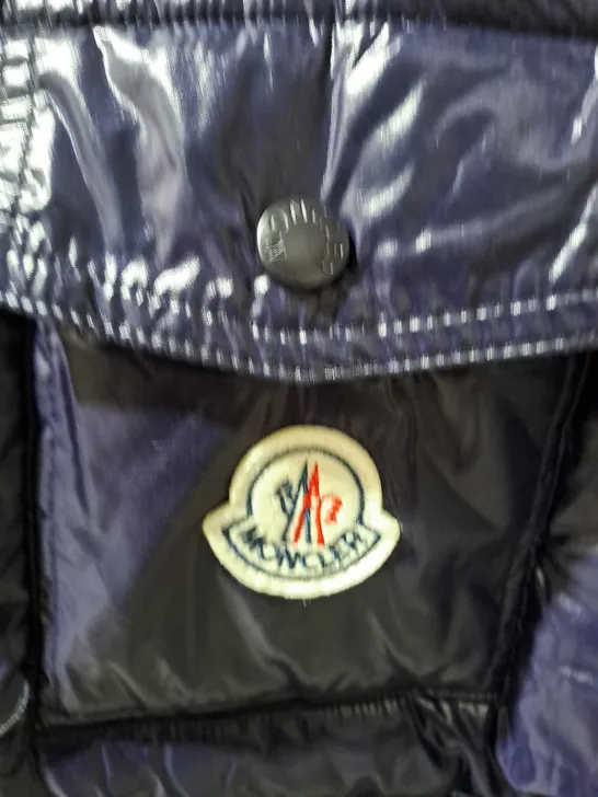 MONCLER ZIPPED PUFFER COAT SIZE 2XL