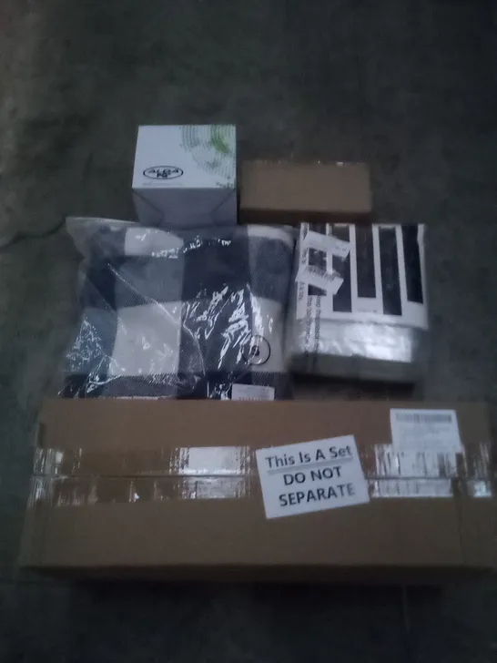 PALLET OF ASSORTED ITEMS INCLUDING DOOR LOCKS ,  LIGHTING , KITCHEN DOOR KNOBS , ETC 