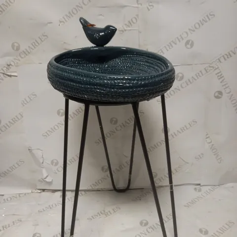 BIRDBATH ON METAL STAND