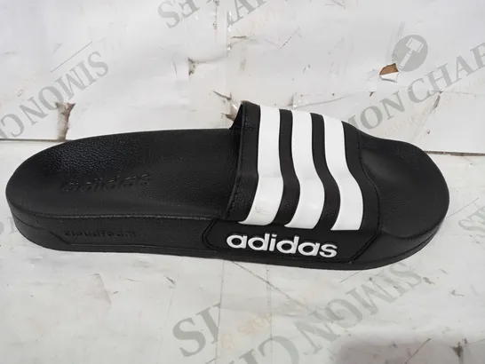 BOXED PAIR OF ADIDAS ADILETTE SHOWER SLIDERS IN BLACK/WHIT UK SIZE 7