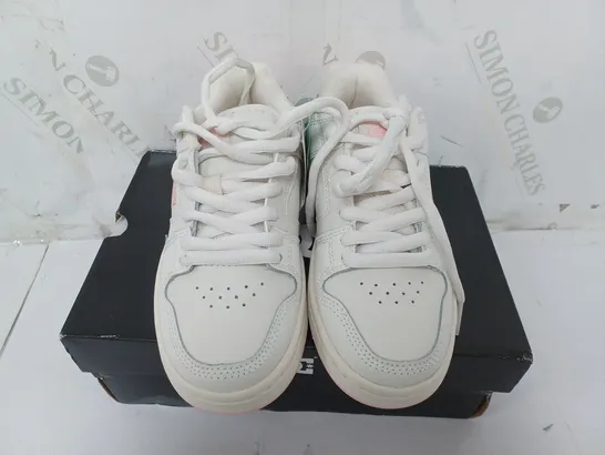 BOXED PAIR OF DC MANTECA 4 WOMES SHOES IN WHITE/PINK - SIZE UK 3.5