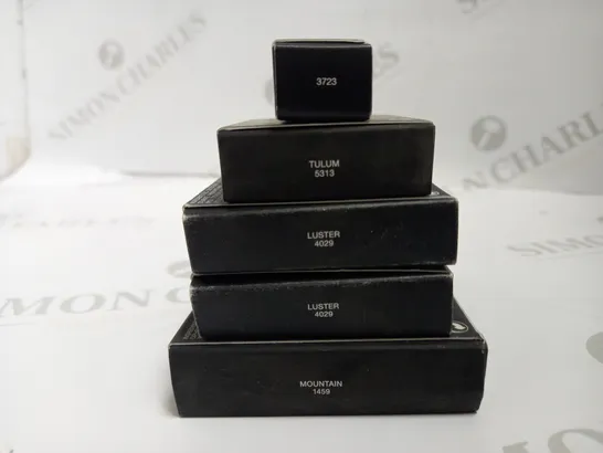 LOT OF 5 ASSORTED NARS COSMETICS TO INCLUDE SOFT VELVET PRESSED POWDER, BLUSH, SINGLE EYESHADOW, AND EYESHADOW BASE