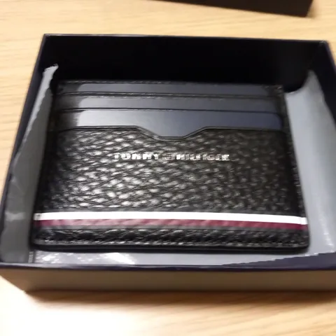 BOXED TOMMY HILFIGER TH CENTRAL CC HOLDER