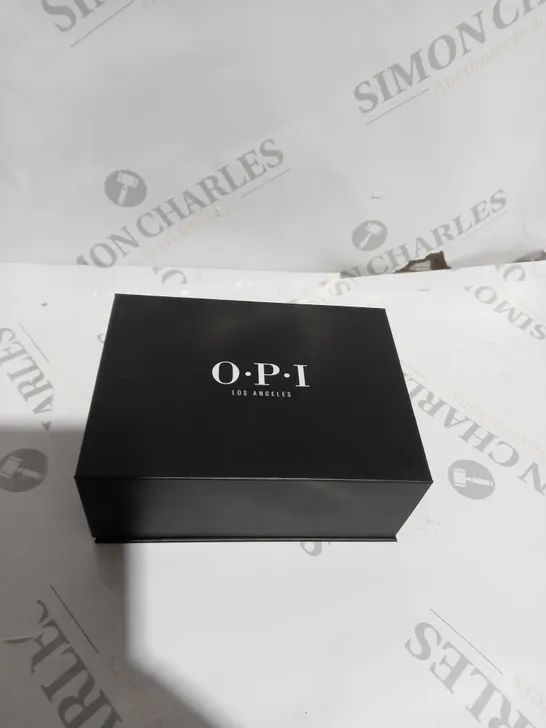 OPI LOS ANGELES 2 PIECE NAIL POLISH SET