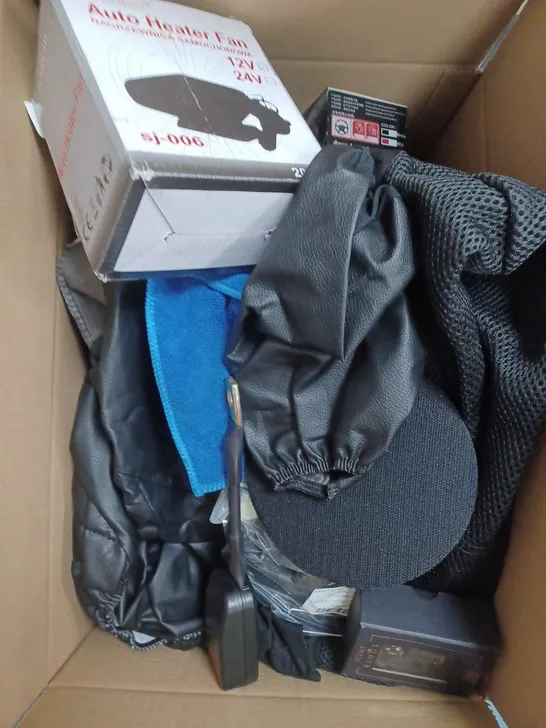 BOXOF ASSORTED CAR ITEMS TO INCLUDE MIRROR - GLOVES - SEAT COVERS 