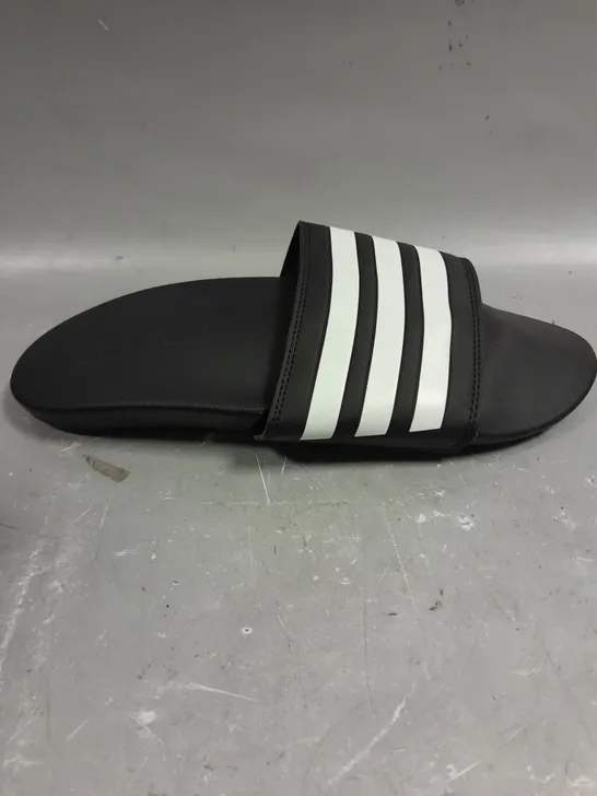 PAIR OF ADIDAS THREE STRIPE SLIDERS - 9