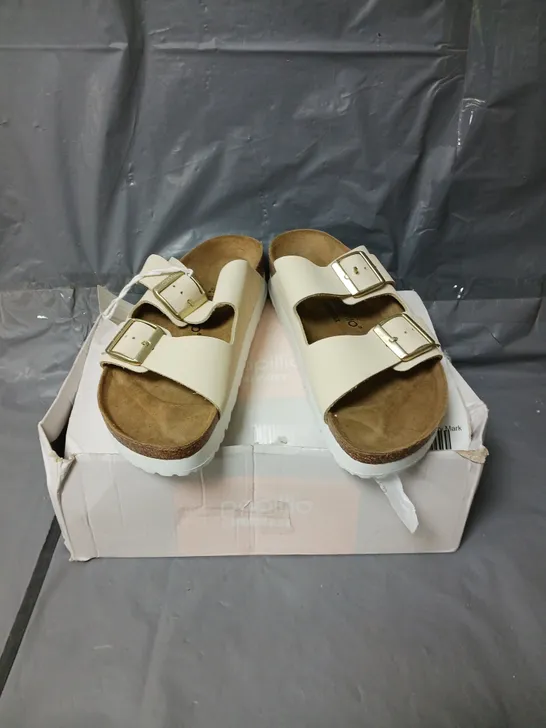 PAIR OF BIRKENSTOCK MAYARI LENB SHOES - SOFT PINK - 8 RRP £95