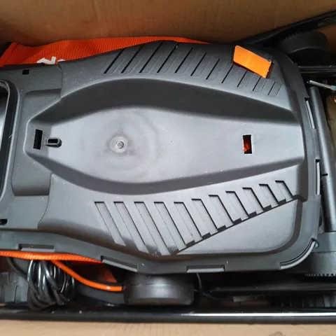 BOXED YARD FORCE ELECTRIC LAWNMOWER 