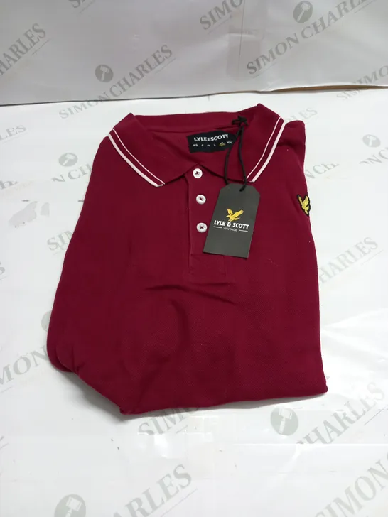 LYLE & SCOTT SS KNIT POLO SHIRT IN RED - XL