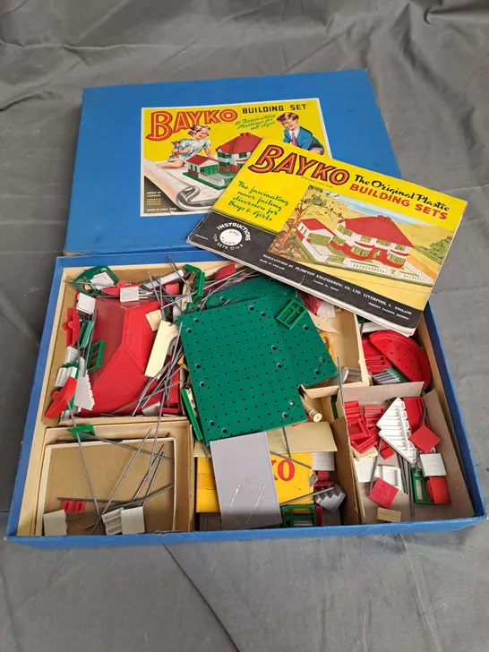 BOXED BAYKO BUILDING SET 