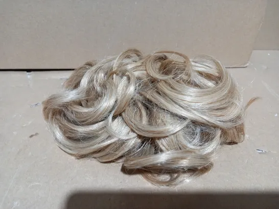 EASILOCKS HD FIBRE ELASTICATED SCRUNCHIE SAND AND VANILLA 