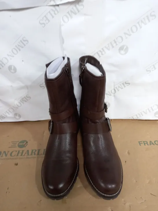 CLARKS CLARKWELL DARK BROWN BOOTS SIZE 5