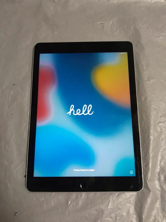 UNBOXED APPLE IPAD AIR 2 IN SPACE GREY - A1566