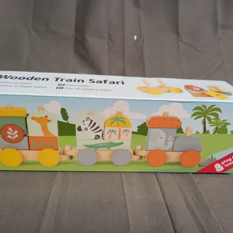 WOODEN TRAIN SAFARI