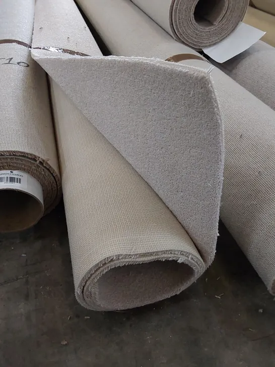 ROLL OF QUALITY DIMENSIONS DIM PLAINS CARPET // SIZE: APPROX. 5 X 1.53m