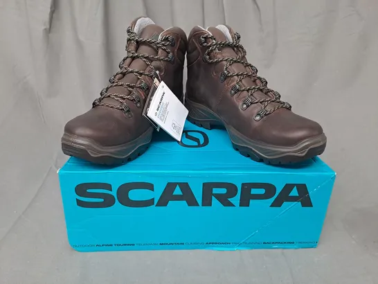 BOXED PAIR OF SCARPA TERRA GTX BOOTS IN BROWN UK SIZE 7