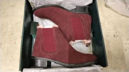 2 EMU AUSTRALIA SHOE BOXES CONTAINING ELLIN SUEDE CLARET ANKLE BOOT - SIZE 7