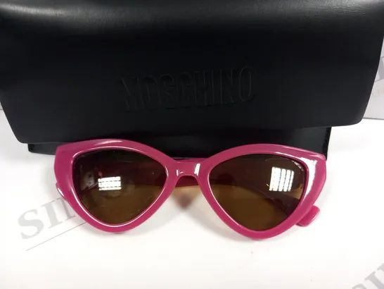 MOSCHINO CAT EYE BUCKLE DETAIL SUNGLASSES