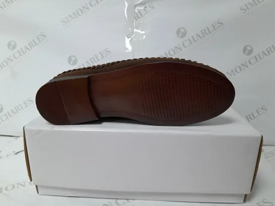 FIND MENS CASUAL SHOE IN CHOCOLATE BROWN SIZE 8