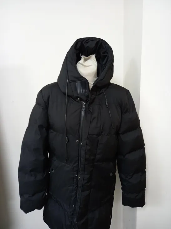 LARG BLACK PUFFER COAT 