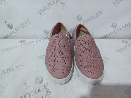 CUSHION WALK PINK FLAT SLIP ONS - UK 6 