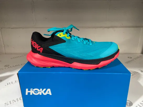 BOXED PAIR OF HOKA TEAL TRAINERS SIZE 7.5