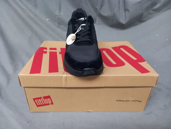 BOXED PAIR OF FITFLOP FLATFORM SNEAKERS IN BLACK UK SIZE 6