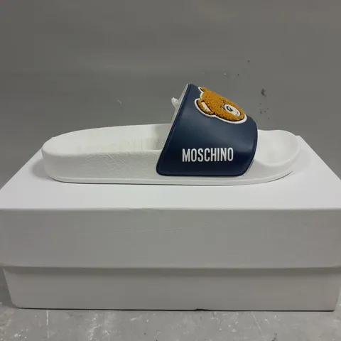 BOXED PAIR OF MOSCHINO TEDDY BEAR OPEN TOE SLIDES - 5.5