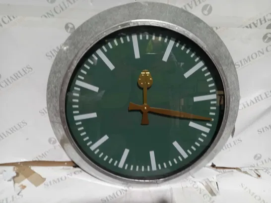 BOXED LARGE OUTDOOR GALVANISED STEEL CLOCK - GREEN FACE