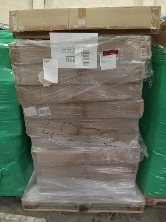 PALLET OF APPROXIMATELY 11 AECF LIGHTWEIGHT FOLDING LOUNGE CHAIRS