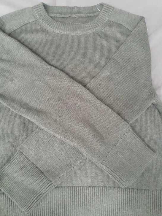 ABERCROMBIE & FITCH LONG SLEEVE JUMPER IN GREEN SIZE SMALL