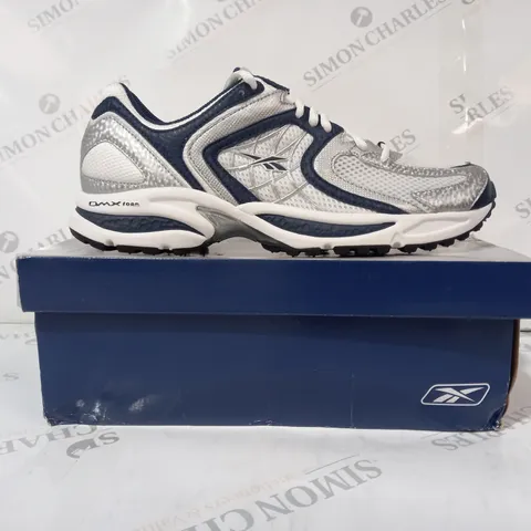 BOXED PAIR OF REEBOK BARCELONA FURY SHOES IN WHITE/NAVY/SILVER UK SIZE 8