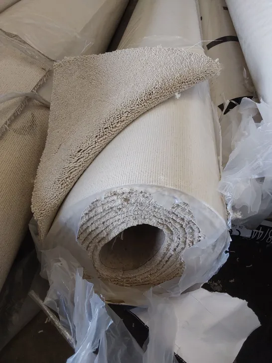 ROLL OF QUALITY EC HEARTLAND FLADBURY CARPET // SIZE: APPROX 4 X 5.3m