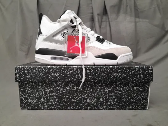 BOXED PAIR OF NIKE AIR JORDAN 4 RETRO SHOES IN WHITE/BLACK UK SIZE 8