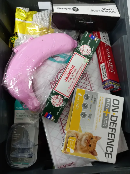 BOX OF APPROXIMATELY 10 ASSORTED ITEMS TO INCLUDE - BOTTLE LIDS, INCENSE , THERMOMETER ETC