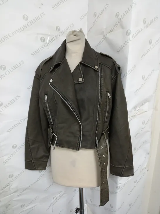 CHERRY KOKO FAUX LEATHER JACKET IN VINTAGE BROWN SIZE M