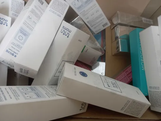 BOX OF APPROX 20 ASSORTED HEALTH & BEAUTY PRODUCTS TO INCLUDE - TNTN MOMS BLUE BELLY CREAM , AHAVA HAND CREAM , LANCOME LIQUID CARE ETC