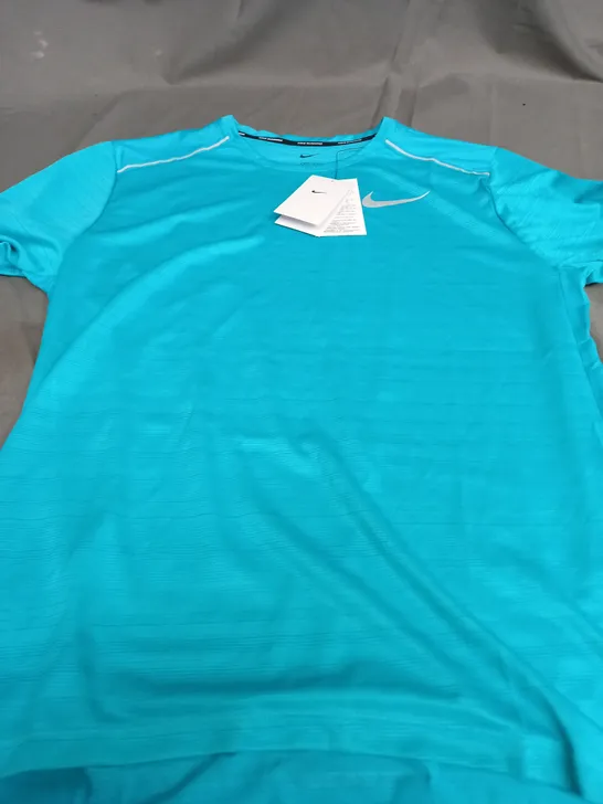 NIKE RUNNING DRI FIT LIGHT BLUE T-SHIRT - LARGE