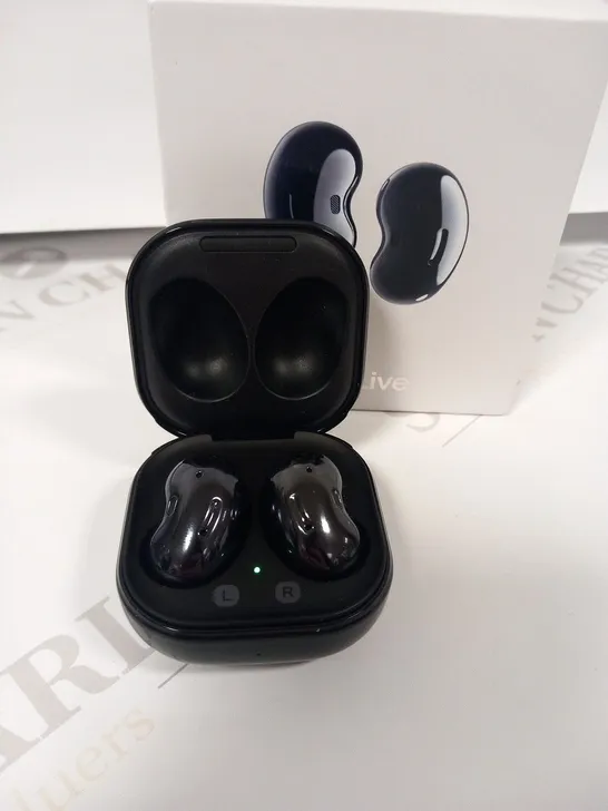 BOXED SAMSUNG GALAXY BUDS LIVE EARBUDS