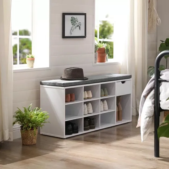 BOXED ALTRAUD STORAGE BENCH 