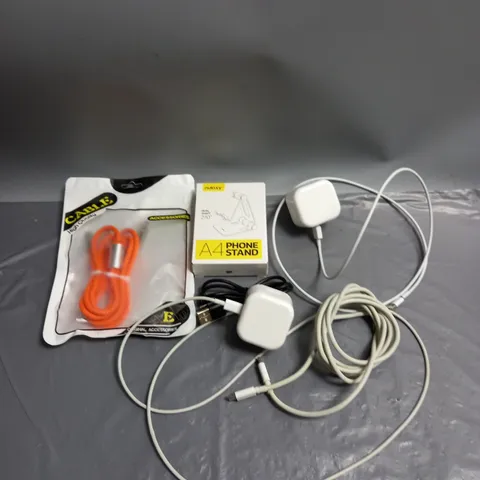 LOT OF APPROXIMATELY 20 MOBILE PHONE ACCESSORIES TO INCLUDE CHARGING CABLES AND PLUGS FOR IPHONE AND SAMSUNG ETC
