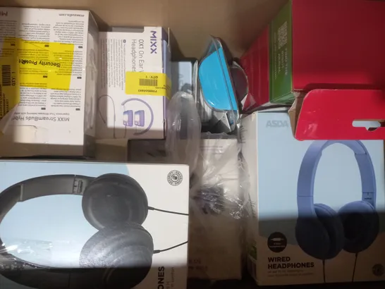 BOX OF APPROXIMATELY 15 ASSORTED ELECTRICAL ITEMS TO INCLUDE MIXX STREAMBUDS DOTS CHARGE, FIRE TV STICK LITE, MIXX STREAMBUDS SPORTS CHARGE, ETC