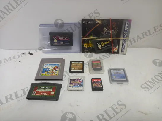 APPROXIMATELY 9 ASSORTED LOOSE CARTRIDGE GAMES FOR VARIOUS HANDHELD CONSOLES TO INCLUDE POKEMON SOUL SILVER, MINECRAFT, CASTLEVANIA ETC 