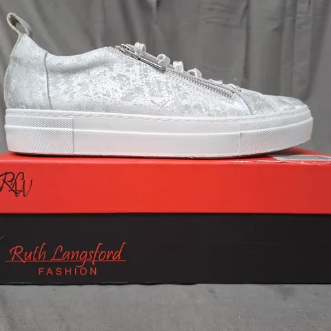 BOXED PAIR OF RUTH LANGSFORD ZIP DETAIL TRAINERS IN SILVER SIZE 8