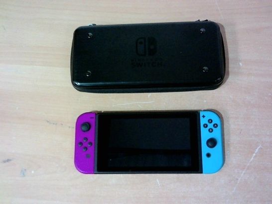 NINTENDO SWITCH CONSOLE WITH CASE