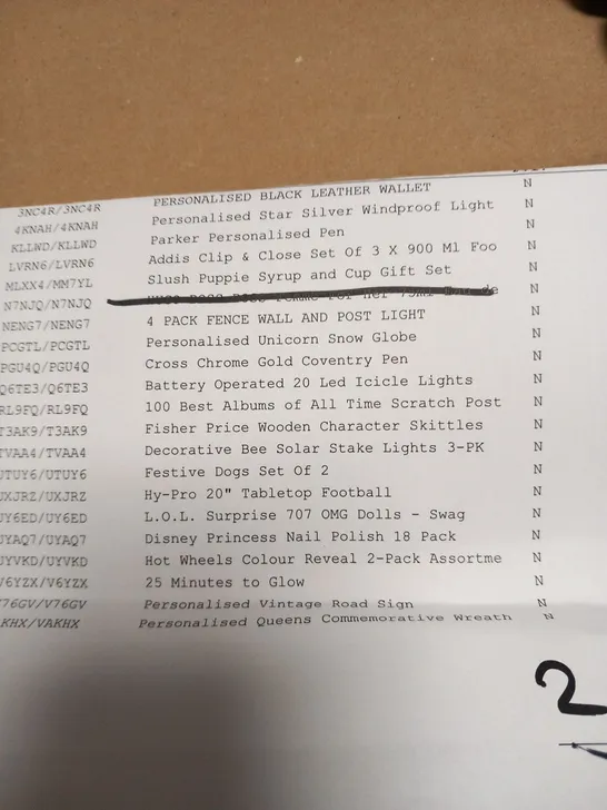 APPROXIMATELY 21 ASSORTED PRODUCTS TO INCLUDE; PARKER PERSONALISED PEN, ADDIS CLIP AND CLOSE SET OF 3, CROSS CHROME GOLD COVENTRY PEN, 25 MINUTES TO GLOW AND HY-PRO TABLE TOP FOOTBALL RRP £380