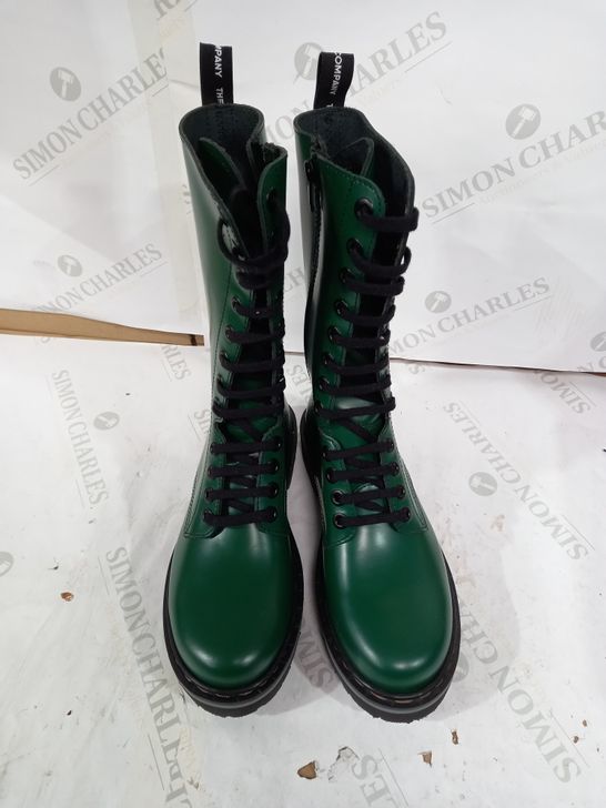 PAIR OF THEARTCOMPANY GREEN LEATHER HI-TOP BOOTS - UK 39