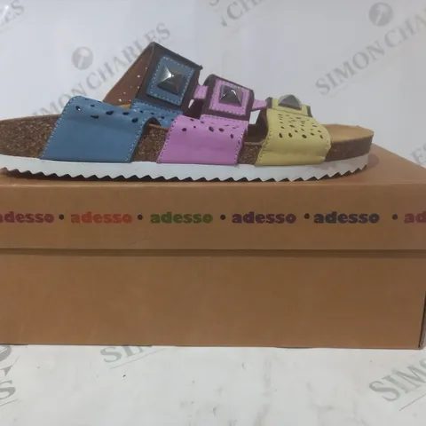 BOXED PAIR OF ADESSO OPEN TOE SANDALS IN BLUE/PINK/YELLOW SIZE 6