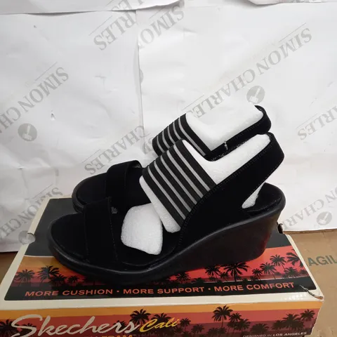 SKECHERS RUMBLERS SHOES SIZE 5